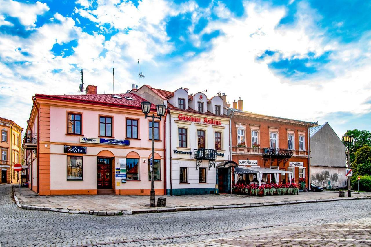 Gosciniec Asticus Bed and Breakfast Jarosław Esterno foto