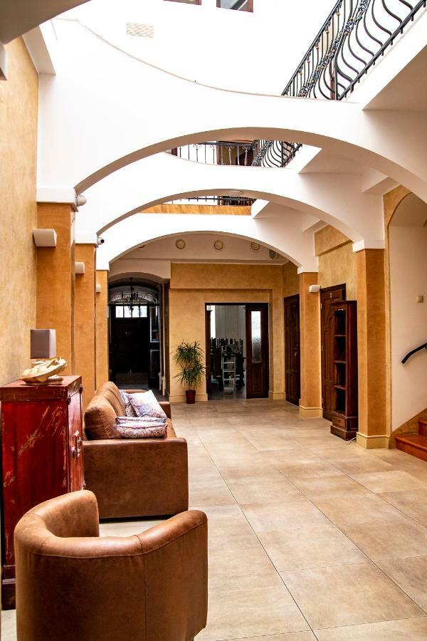 Gosciniec Asticus Bed and Breakfast Jarosław Esterno foto